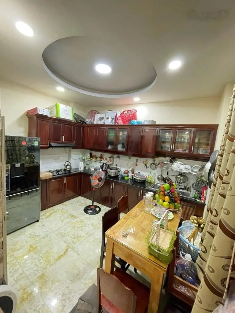 Nhà 4 tầng dương bá trạc quận 8 , 68m2 ( 4 x 17 ) , sát hẻm xe hơi , mới ở ngay , 4pn , nhỉnh 6 tỷ