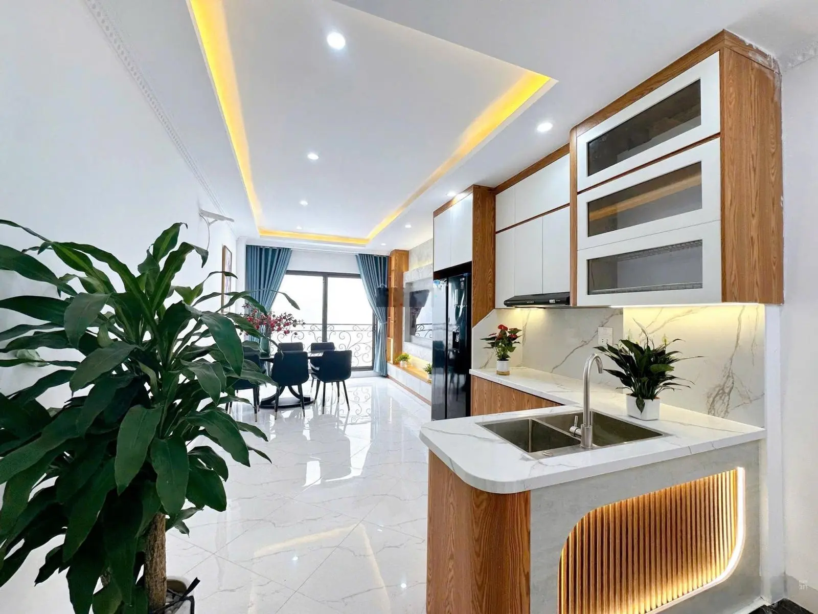 8,35 tỷ - 31m2 - 6 tầng thang máy - ngõ to đùng - full nội thất - 15m ô tô - Định Công - Hoàng Mai