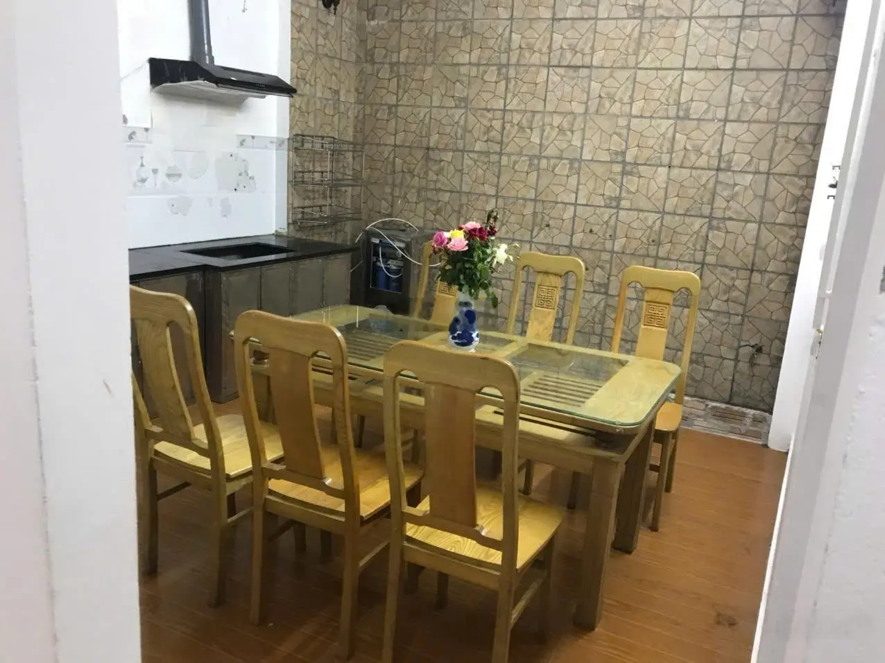 Chị gái mình cần bán nhà riêng tổ 20 Làng Nha Thạch Bàn, DT 60m2, MT 5,1m, giá 7,8tỷ
