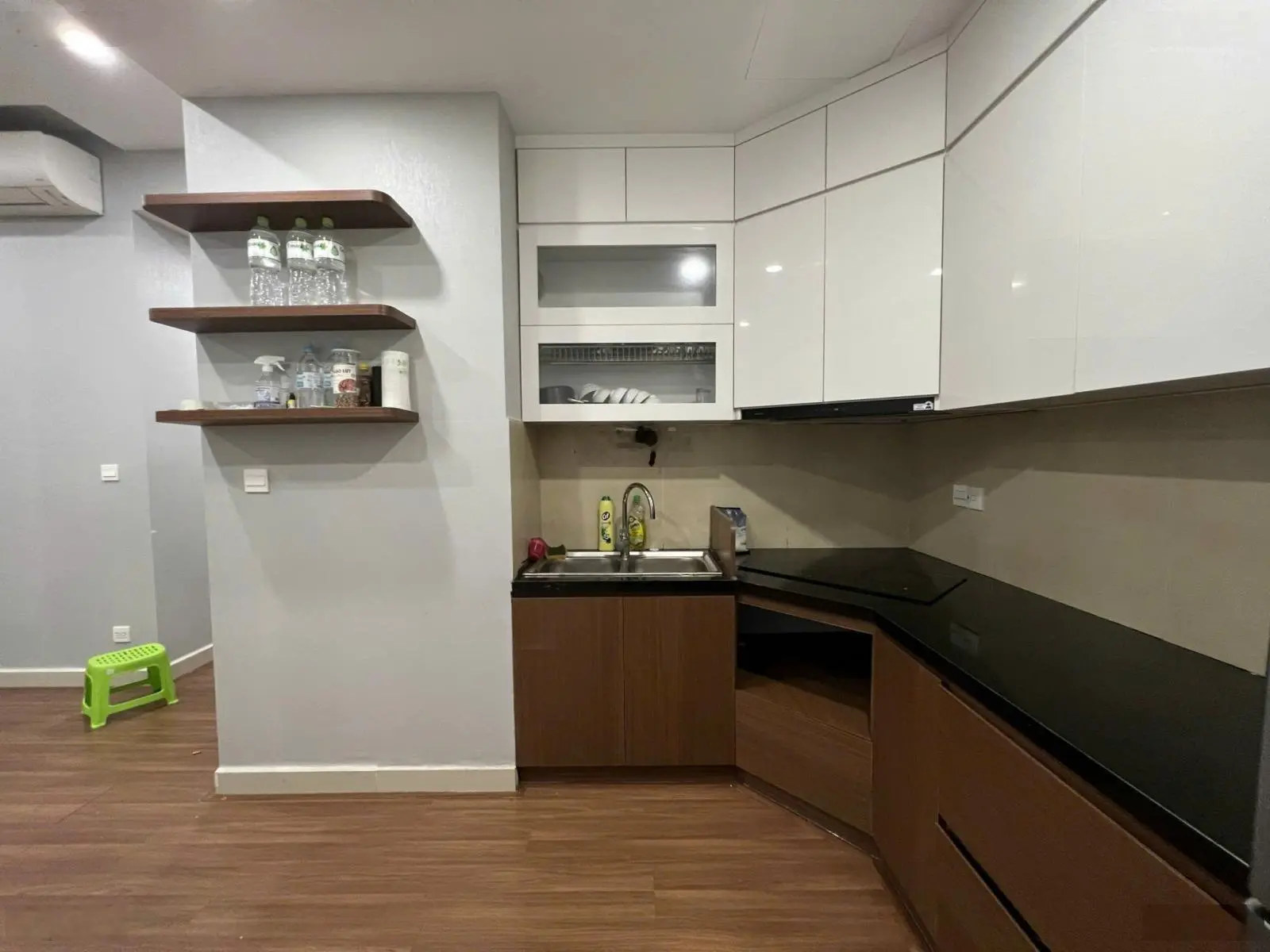 Bán Căn hộ Golden Mansion , 3PN , 2WC , Full Nội Thất , View Phổ Quang Giá : 5 Tỷ 480 thương lượng