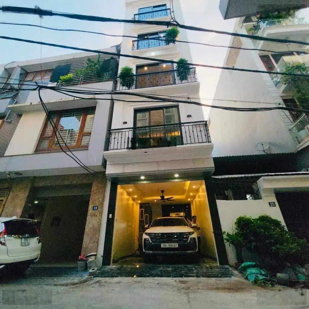 Bán nhà Lâm Hạ - 6 T thang máy ô tô vào nhà - vị trí siêu đẹp - khu quan chức - ở sướng 12,35 tỷ TL