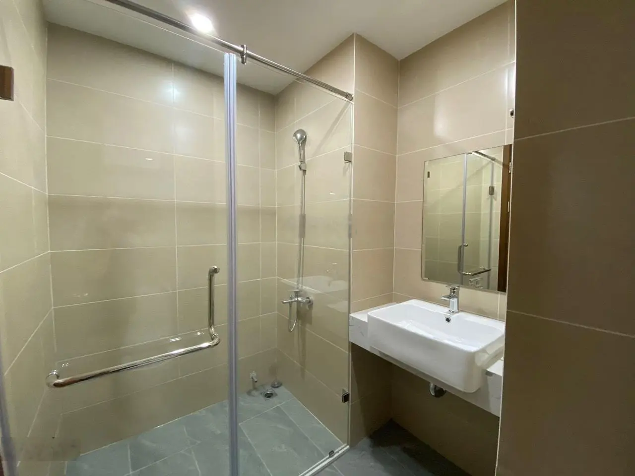 Bán căn hộ chung cư Thương mại Green Pearl _Thành phố Bắc Ninh 1 ngủ full đồ giá 2,550 tỷ
