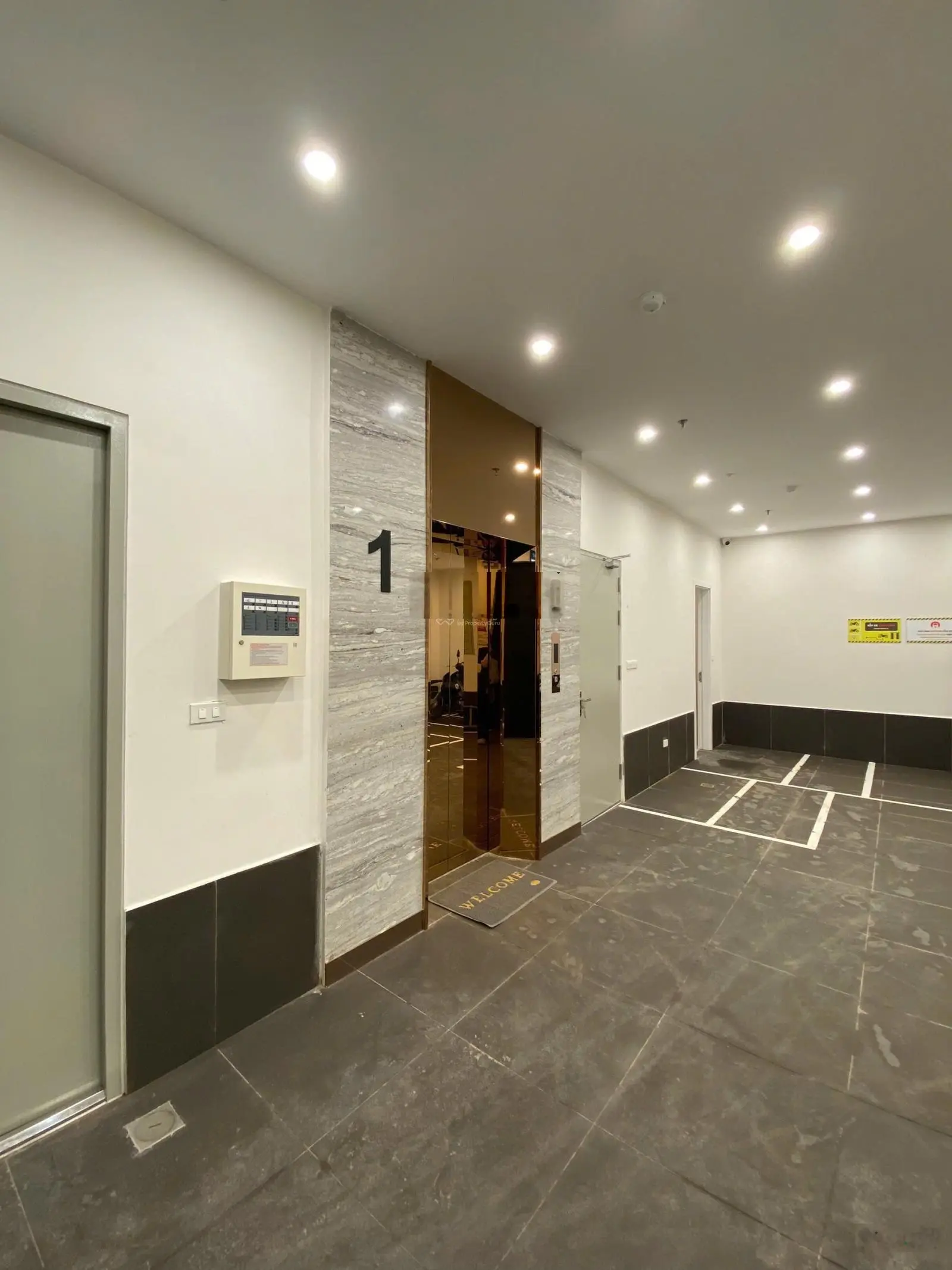 Căn hộ dịch vụ - lô góc - Đê La Thành - vip nhất Đống Đa + dòng tiền: ~ 1.2 tỷ/năm, lợi nhuận