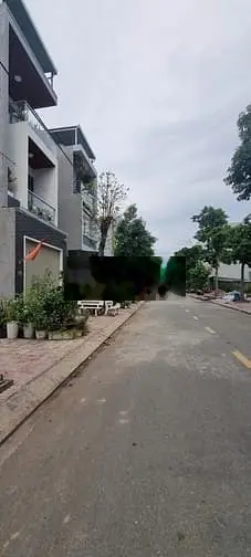 Đất đẹp - KDC VIP - Đường nhựa 12m thông bàn cờ - 60m2/2 tỷ 5.