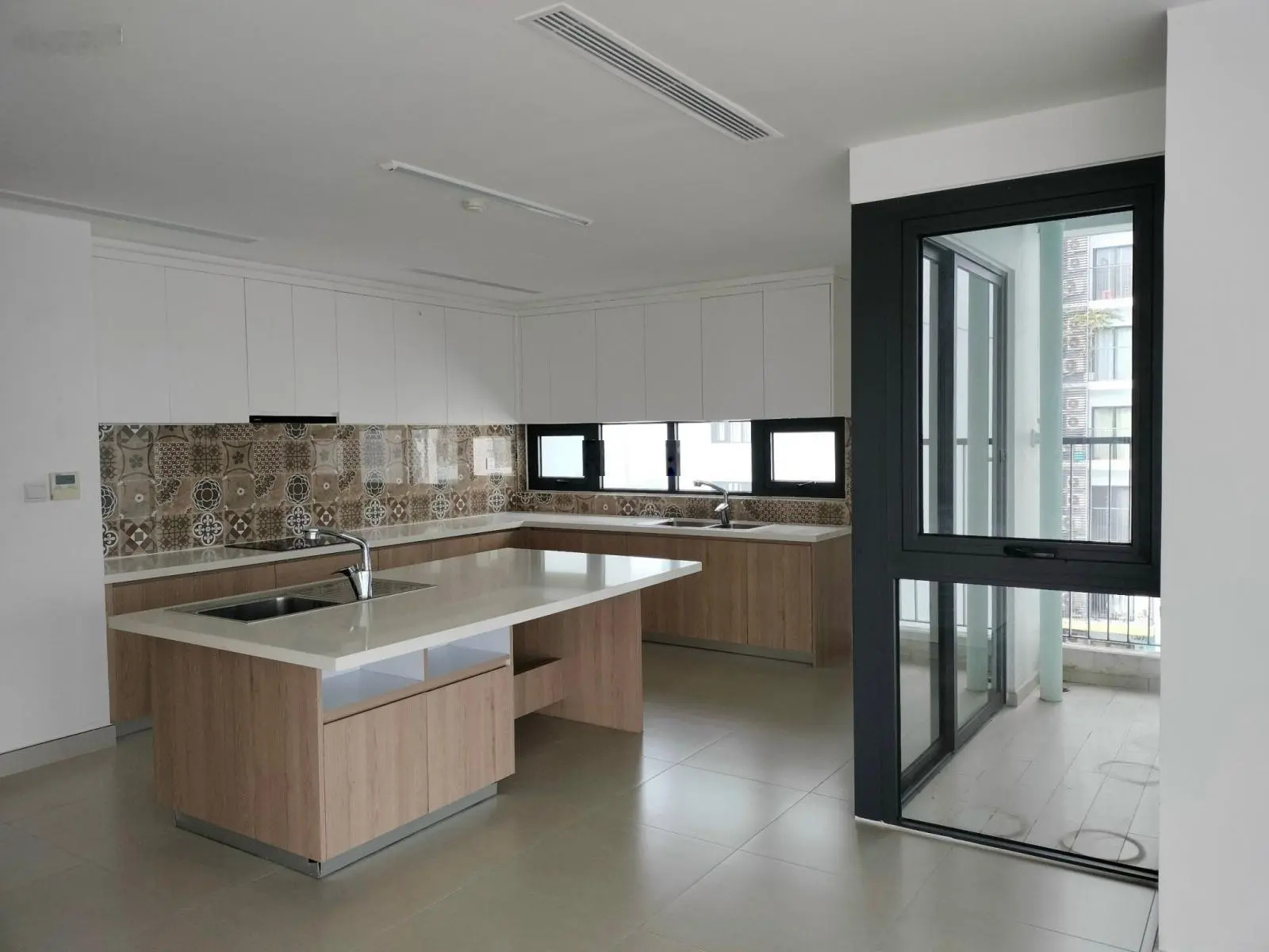 Duy nhất căn hộ 158m2 3 mặt thoáng tìm chủ mới. Liên hệ: 0823 486 ***
