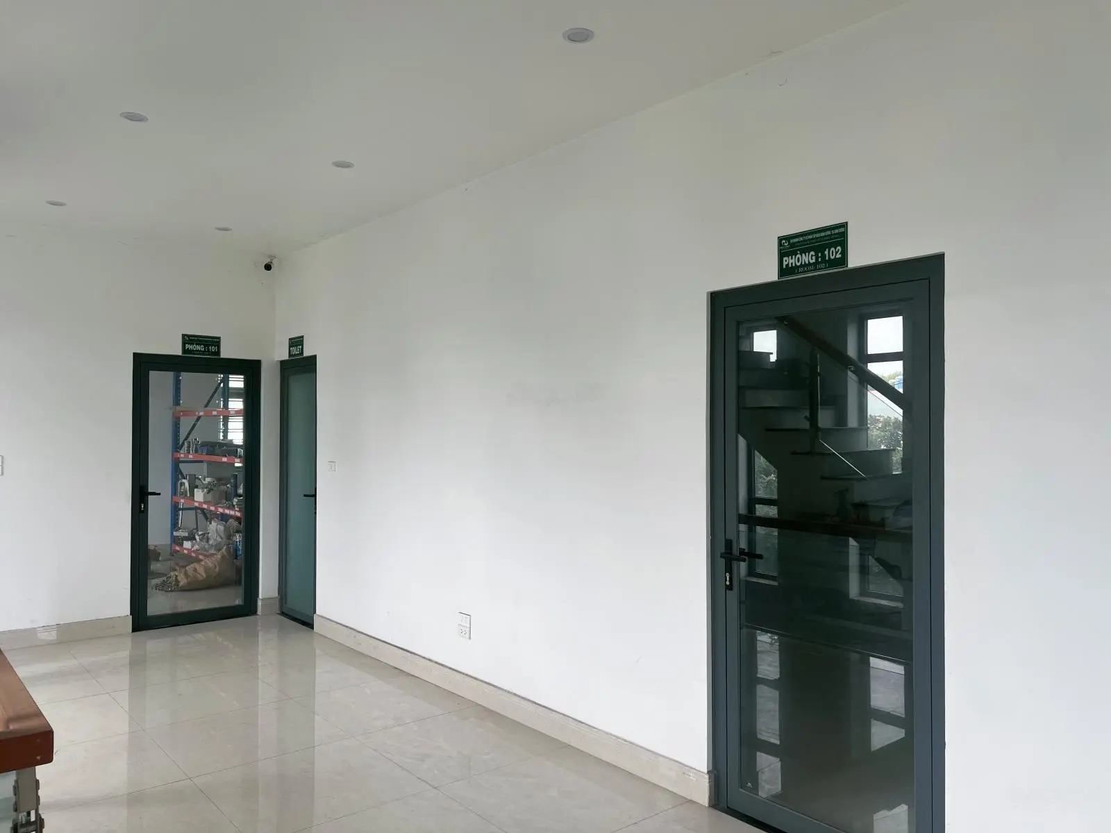 Anh trai ở Hà Nội cần bán khu phức hợp toà nhà và lô đất 600m2 tại KDC Đông An