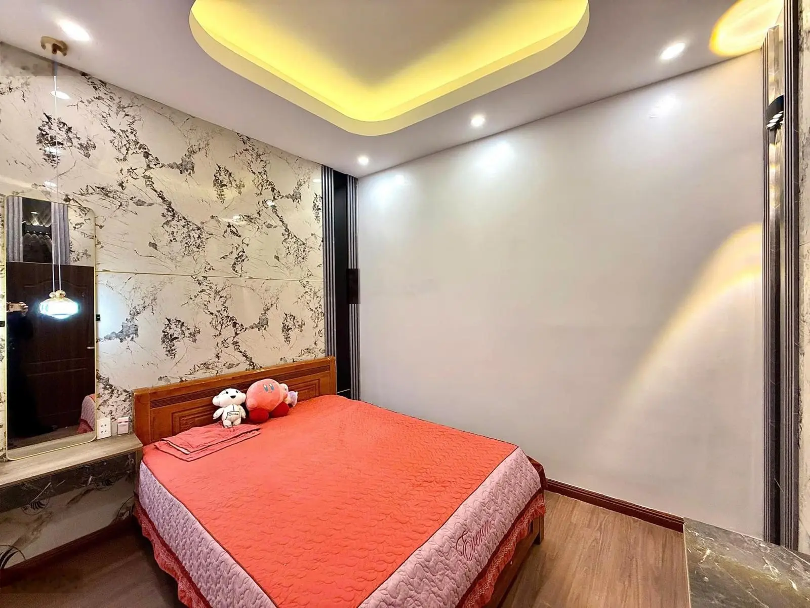 6. 95 tỷ-40m2-4 tầng-4 ngủ-mặt tiền 3.5m-full nội thất-20m ra phố