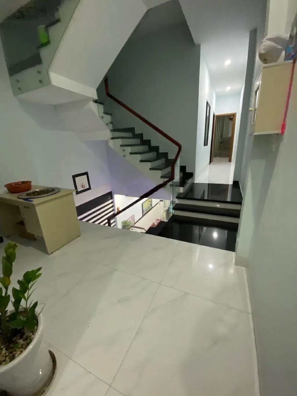 Nhà 3 tầng - 100m2 TT quận Sơn Trà sát Nguyễn Văn Thoại - ngang 4m - đường 5,5m. Khu phố đáng sống