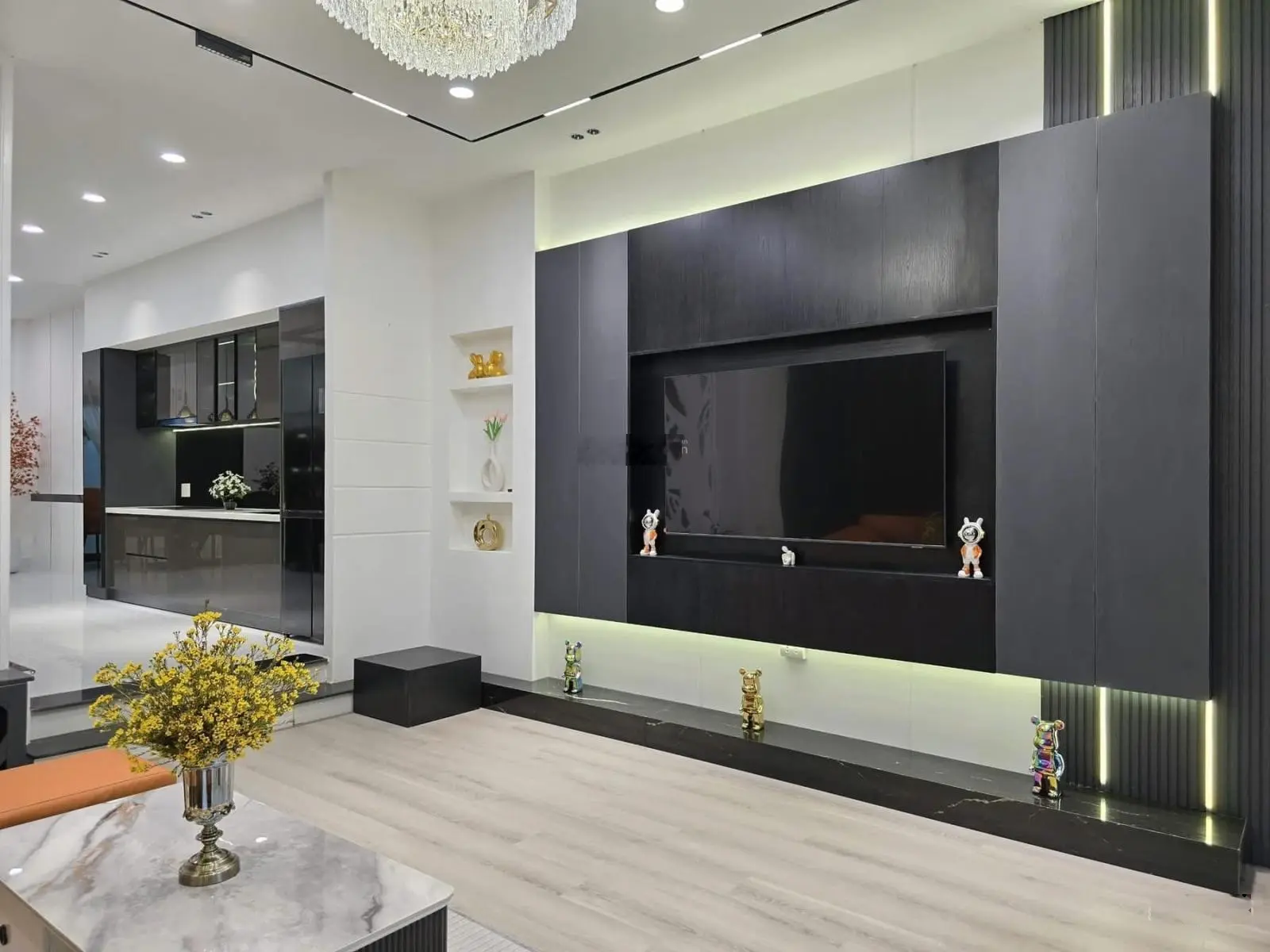 Mặt tiền đường 5m5 lề 3m hoà minh - hướng đông nam hiếm có