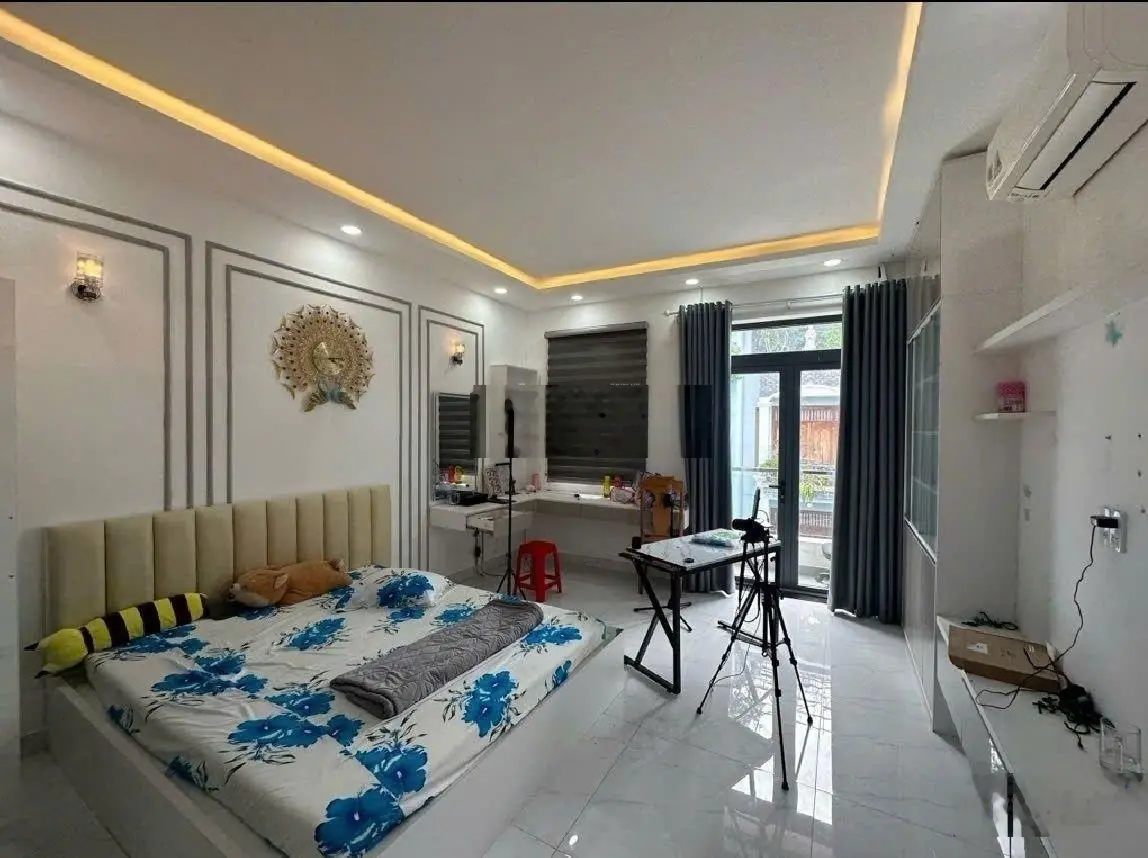 Nhà đẹp 3 tầng 4,1x16m hẻm xe tải 6m sát Emart Phan Huy Ích chỉ 7,x tỷ