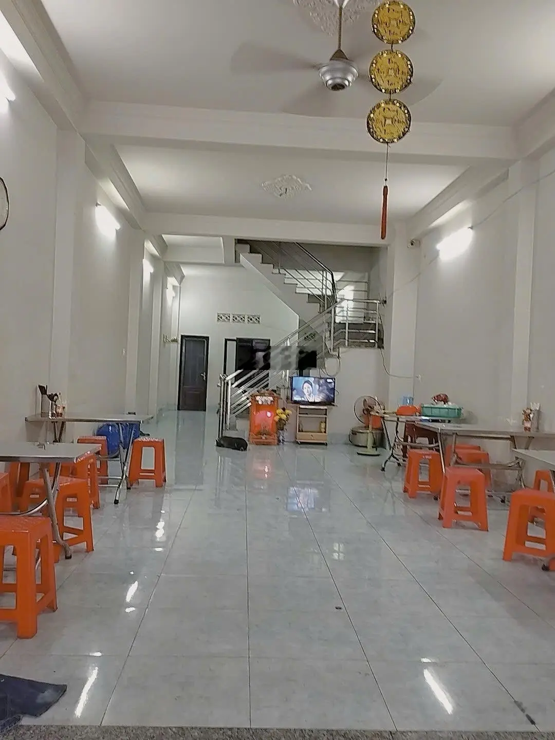 Cần bán nhà mặt tiền kinh doanh 1 trệt 3 lầu khu dân cư đông tp dĩ an diện tích: 100m