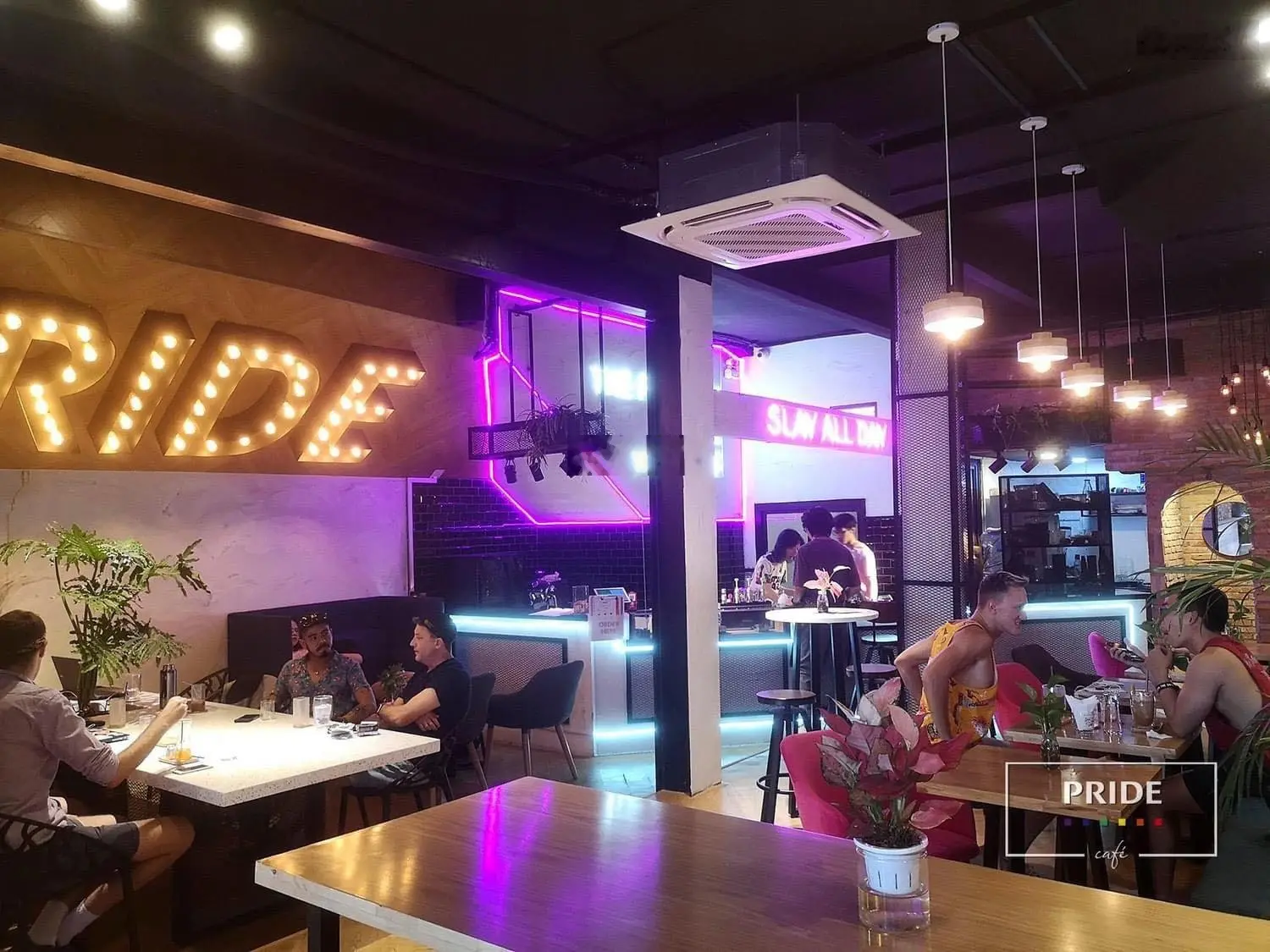 Mặt tiền Q1 - Hđ thuê 300tr/1 năm (92m2)