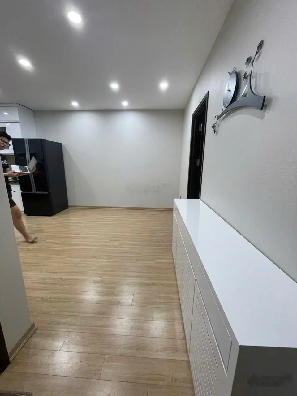 Bán căn 2 ngủ tầng trung, hướng siêu mát, vị trí trung tâm quận Cầu Giấy. LH xem nhà 0343 191 ***