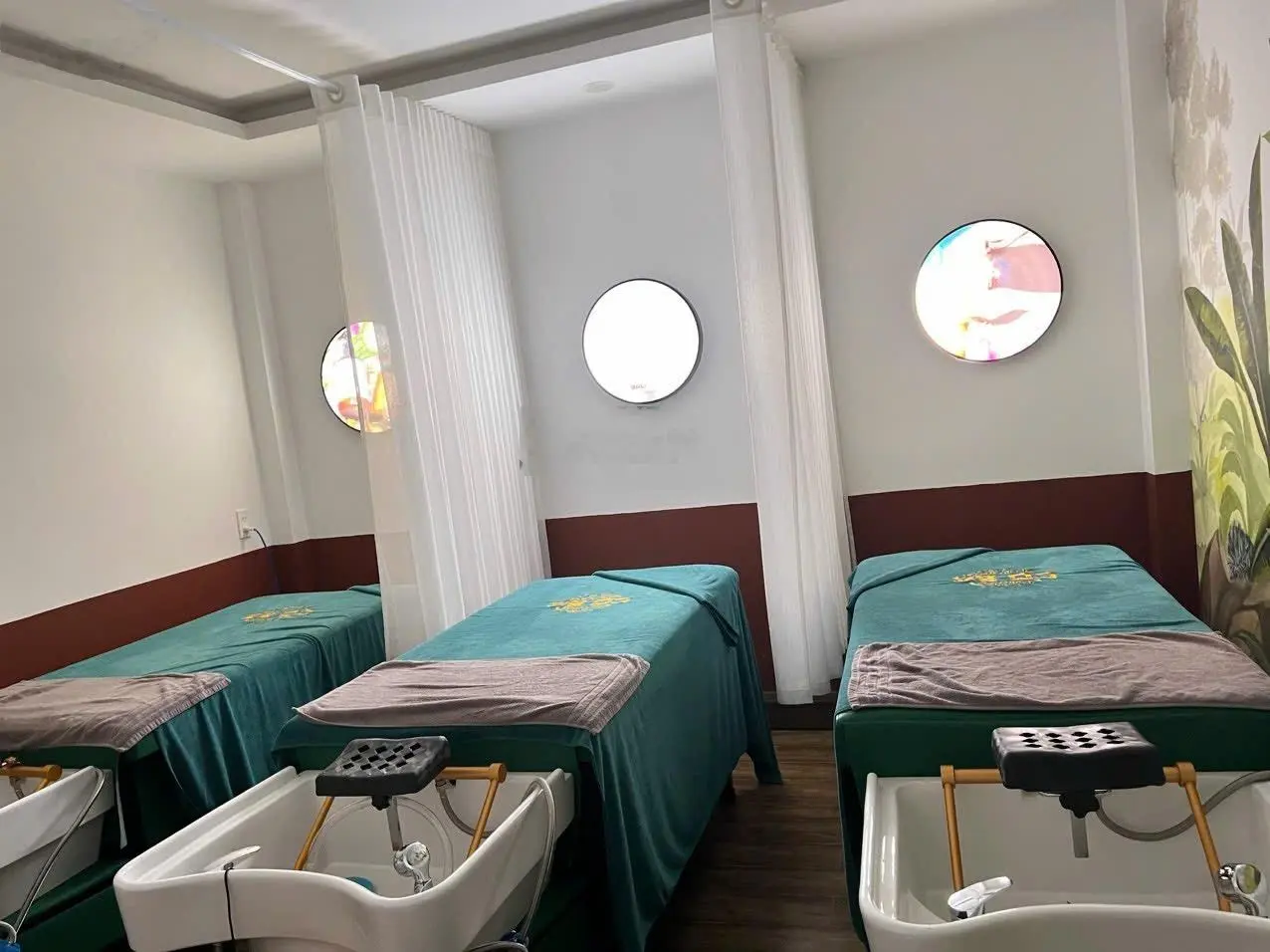 Bán nhà mặt tiền Trần Bình Trọng Nha Trang, đang có sẵn hợp đồng thuê spa, giá bán 12tỷ500