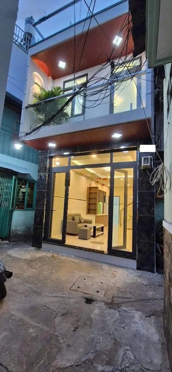 [ Quận 11 ] 4 tỷ 250 ( Nắm Chủ ) Chính chủ gởi bán nhà hẻm 1/ Lê Thị Bạch Cát P11 Q11