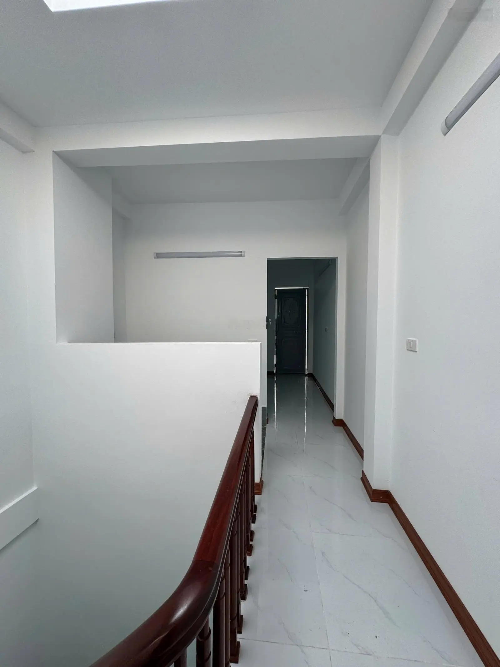 Nhỉnh 3 tỷ có nhà 5t*35m2 ở luôn, ngõ rộng ô tô đỗ cửa, ngay mặt đường lớn.ra trường phenika chỉ 3p