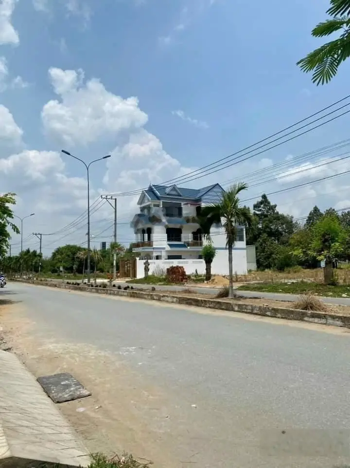 Bán 120m2 KDC 135, đường 11, trung tâm Bến Lức
