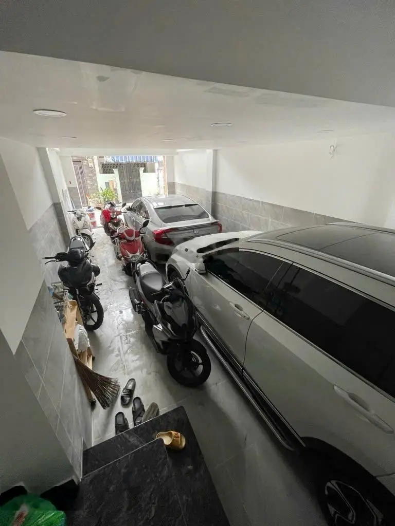 Bán gấp nhà xây mới đẹp 44m2 x 5 tầng tại Bình Tân, đường nhựa 8m thông, xe hơi đậu cửa
