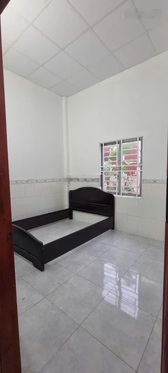 Bán nhà đẹp 2 mặt tiền chợ - đường nhựa 20m trục chính