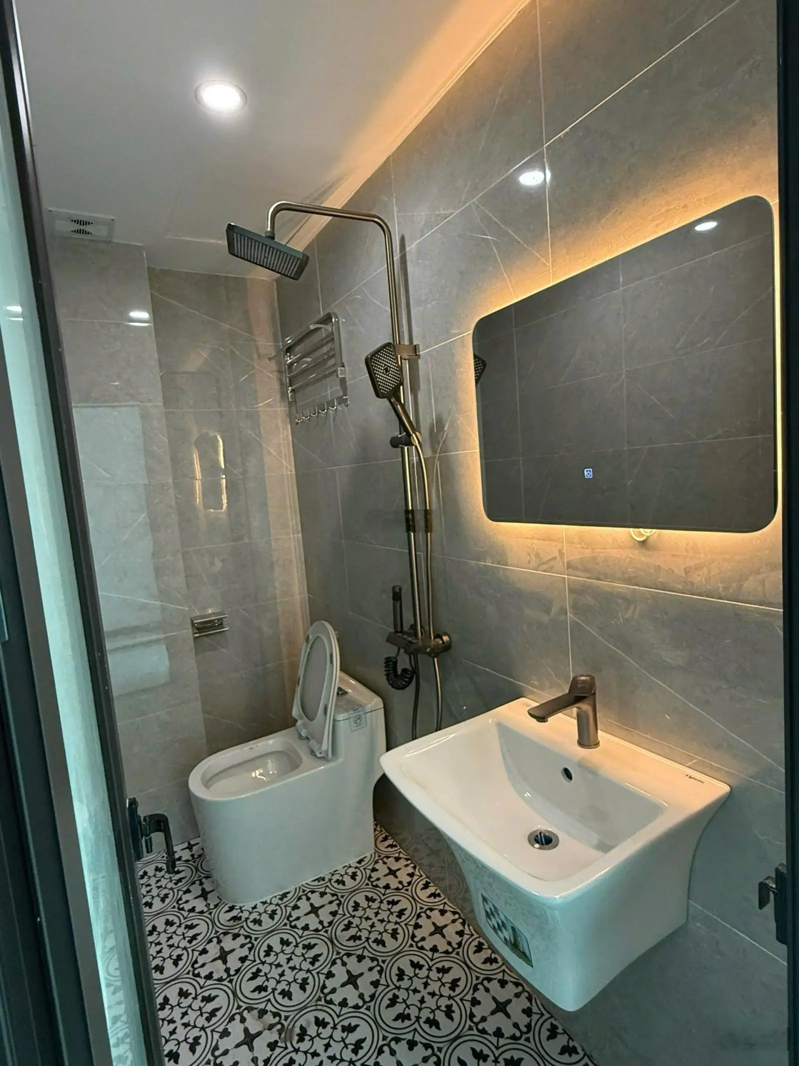 Chỉ 2,2tỷ có nhà 4T*35m2 ngõ rộng ôtô đỗ cổng. Cách trung tâm Hà Đông chỉ 4km gần hồ chợ trường học