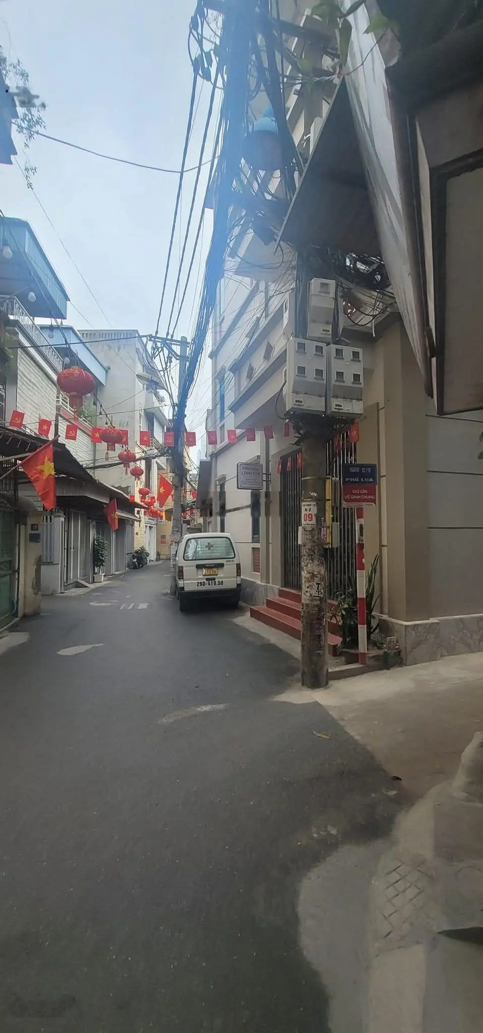 Bán nhà Đại Mỗ. Diện tích 36m2 5 PN, lô góc. Ôtô đỗ cửa, gọi ngay em Mừng: 0936936683 (xem nhà)