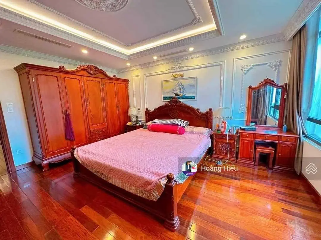 Cực đẹp, nhà đẹp Cầu Giấy, ôtô đỗ cạnh, lô góc 2 mặt thoáng, tặng nội thất mới 52m2, 5 tầng