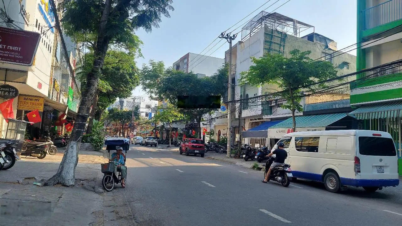 Bán nhà đường chính hữu - vị trí đắc địa gần biển Mỹ Khê Đà Nẵng