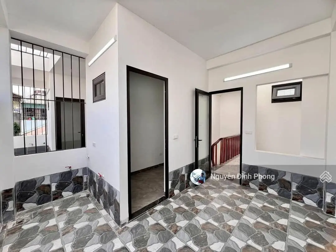 Nhà đẹp giá rẻ Sát KĐT Văn Khê. Nhỉnh 7 tỷ 42m2 Ô tô sát nhà. Thiết kế hiện đại. MT 4m rộng rãi