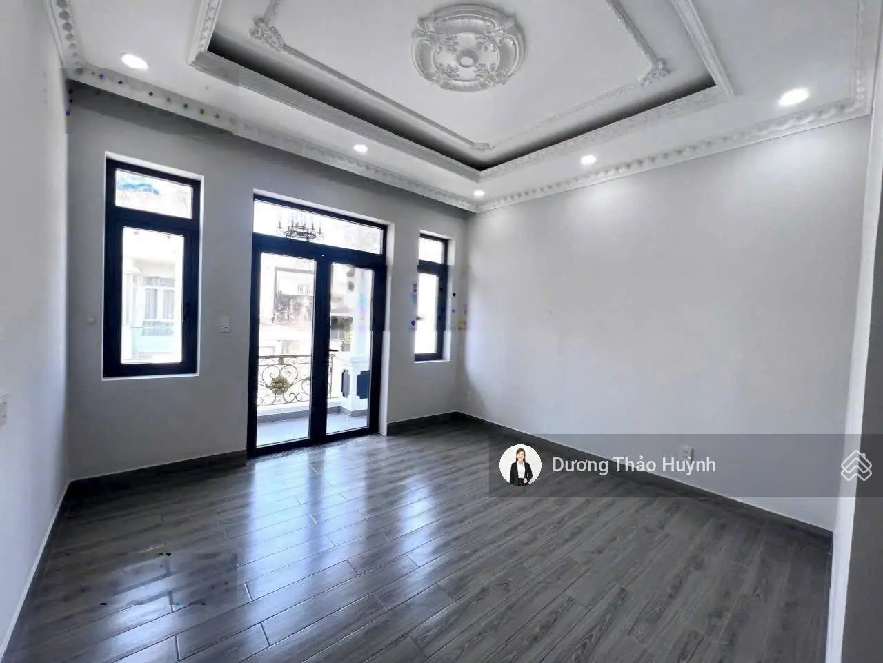 Bán nhà đẹp 5 tầng - tặng nội thất ngay Phạm Văn Đồng - Đường 8m thông - Hoàn công chuẩn có TL tốt