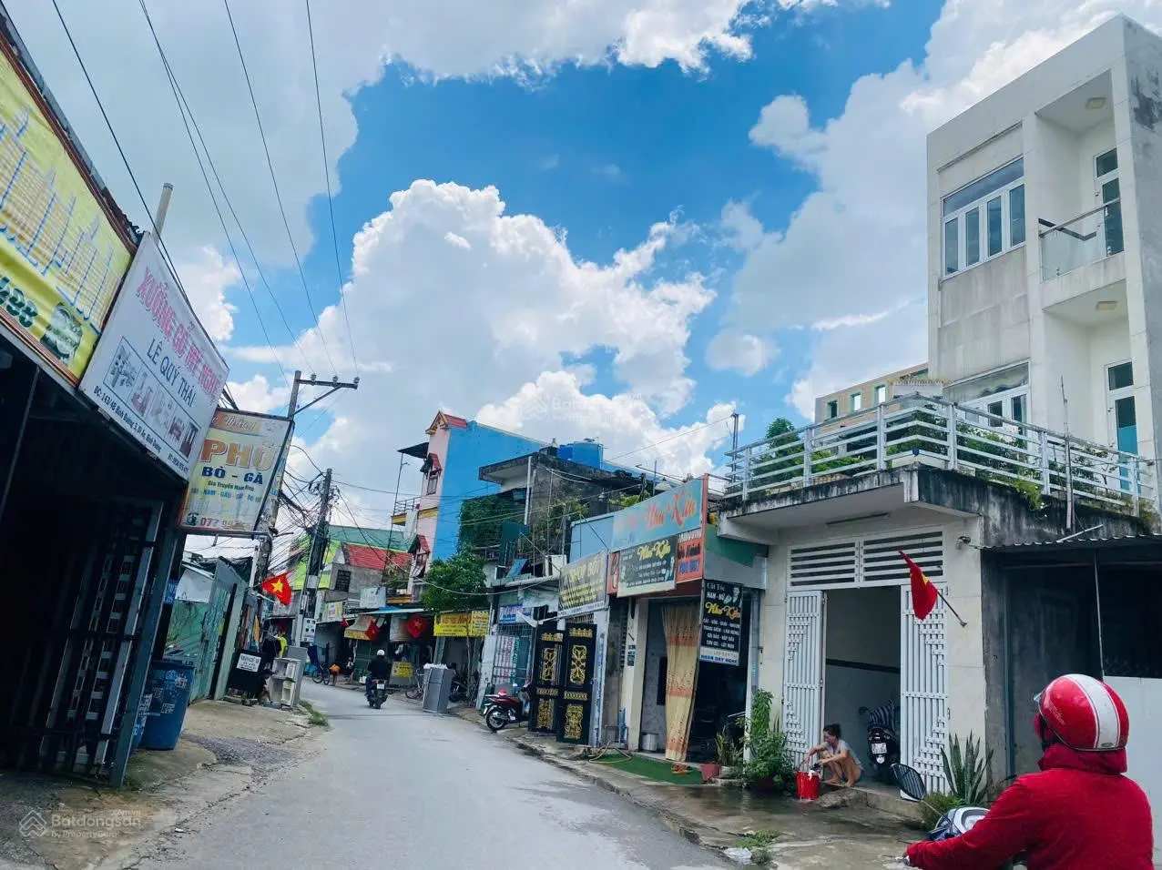 Nhà MT Đoàn thị Điểm, P. An Bình. Sát bên Thủ Đức. Lh: 0909 290 ***