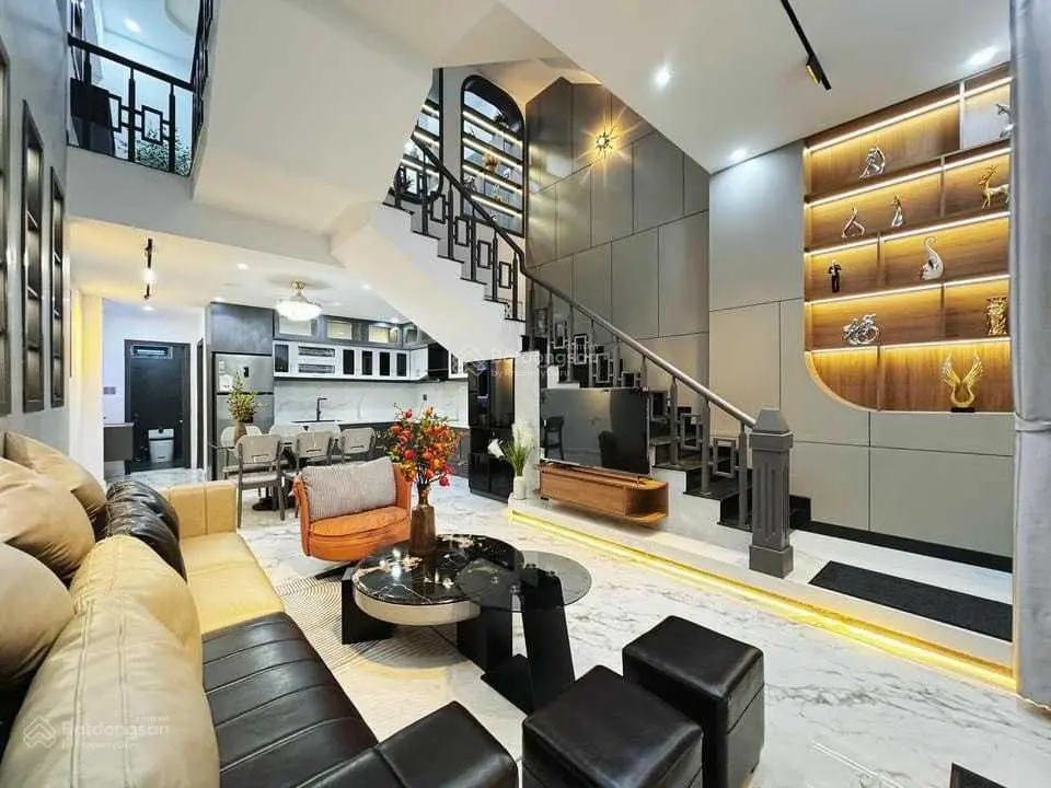 Bán nhà 3 tầng mái đúc sàn đúc 4PN, 3Wc, phòng thờ phòng khách đất 5X19m 95m2 đường Đoàn Khuê