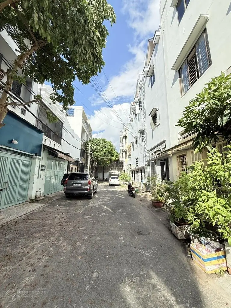 Nhà Ngay Gò Dầu, Tân Phú, 46m2, gồm 4 phòng ngủ, 4wc