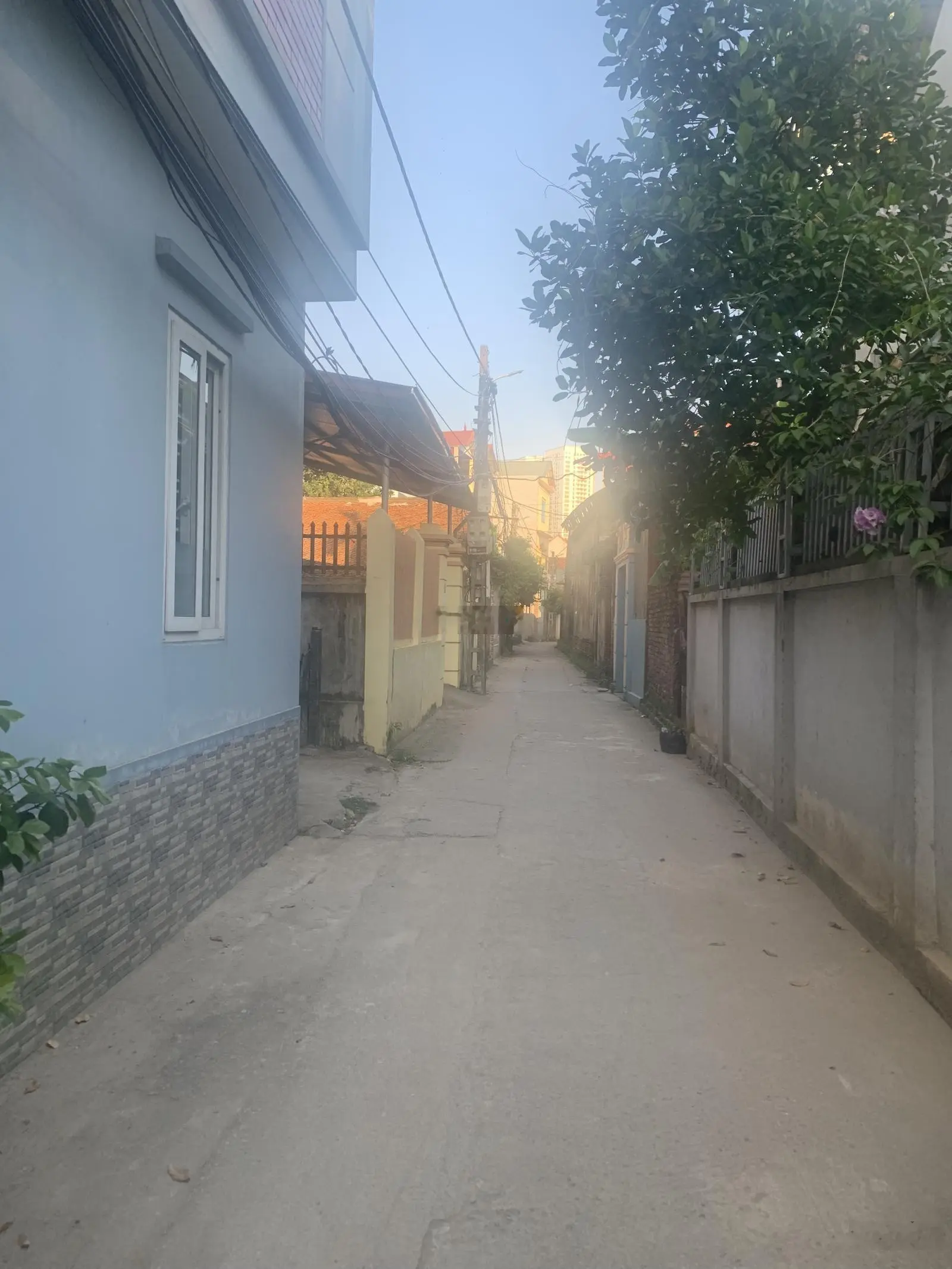 Bán 32m2 Lại Đà - Đông Hội. Lô góc, ngõ thông, cách 100m ra Trung tâm Triển lãm Quốc Gia.