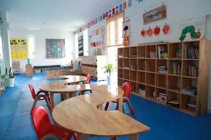 Bán biệt thự 1060m2 đường Nguyễn Văn Hưởng, giá 180 tỷ