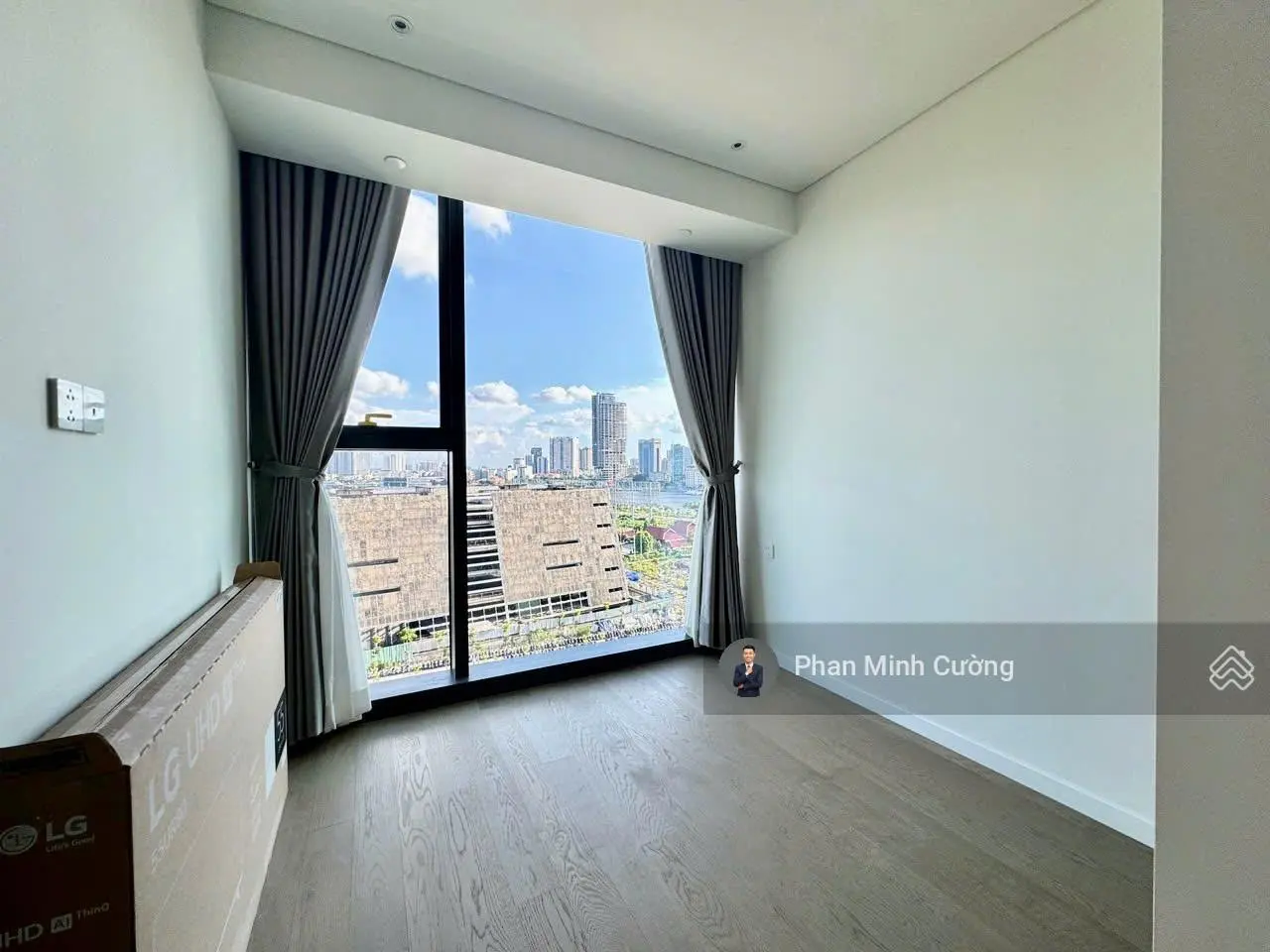 Căn 2 phòng ngủ đầy đủ nội thất tại Opera view Quận 1, giá tốt nhất hiện tại