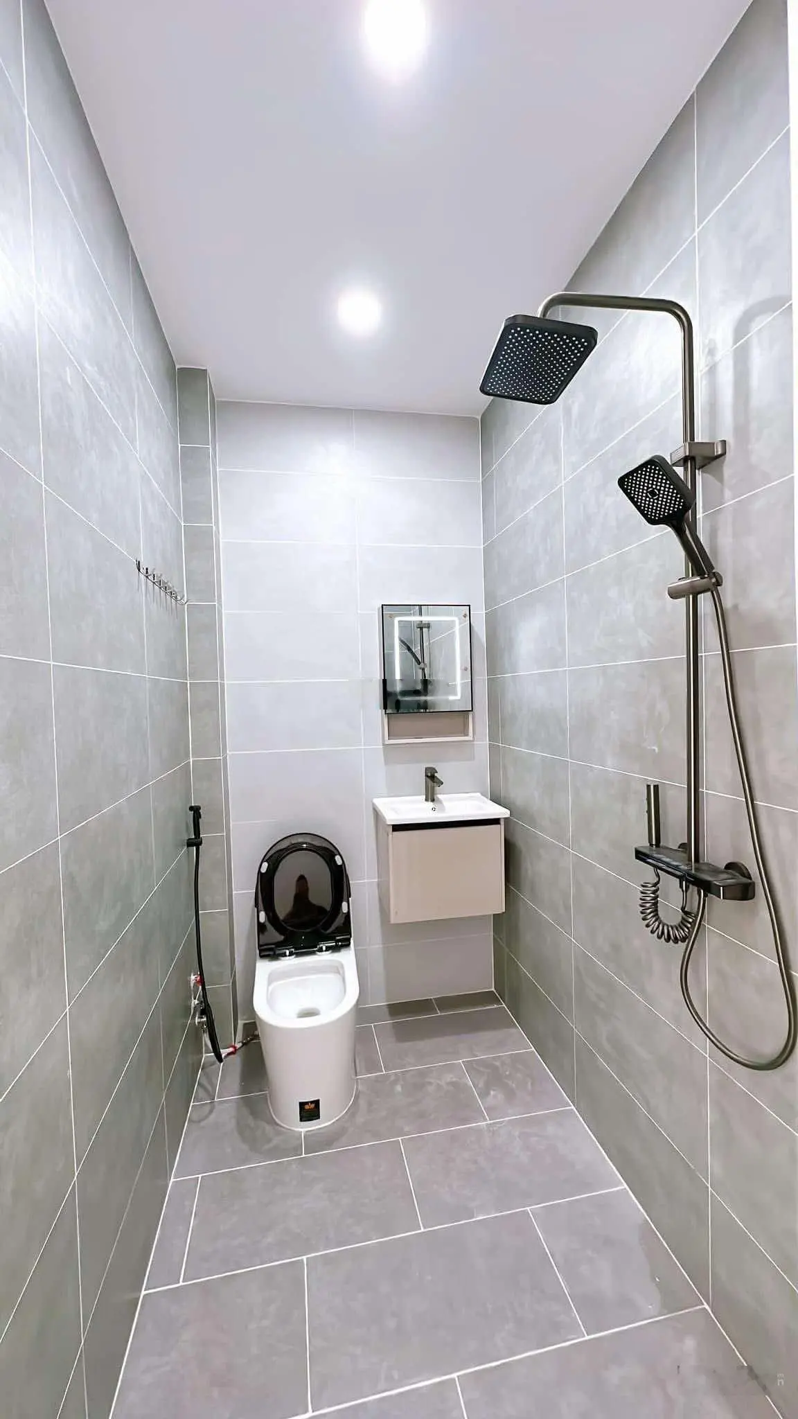 Nhà đẹp Q4 - 2 lầu đúc - 38.1m2 - 3PN - sát HXH - ko QH - chỉ 4 tỷ nhỉnh