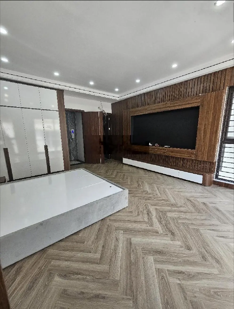Nhà mới. Thiết kế hiện đại. Ở sướng. Sống chất