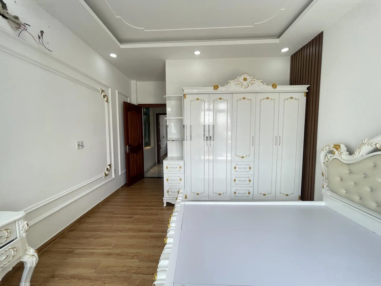 Nhà đẹp 4 tầng đối diện giga mall, full nột thất, ôtô ngủ trong nhà, đường thông đầy đủ công năng