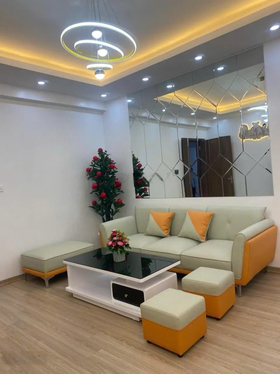 KHẲNG ĐỊNH GIÁ TỐT NHẤT !!! Nhỉnh hơn 2 tỷ có ngay căn 2 ngủ full đồ, SĐCC tại CC CT4 KĐT XALA