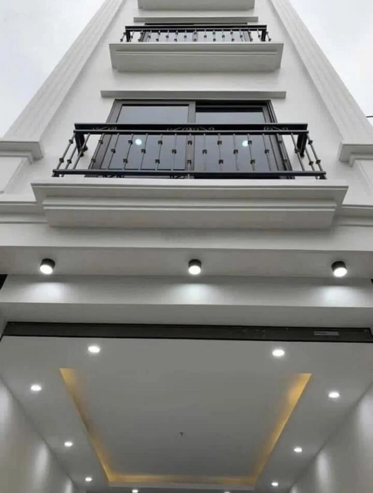 Khu đất vàng-Phố xốm-35m2/5 tầng/xe tải đỗ cửa/20m xe tải tránh nhau/SDCC/ngõ thông/chủ thiện chí