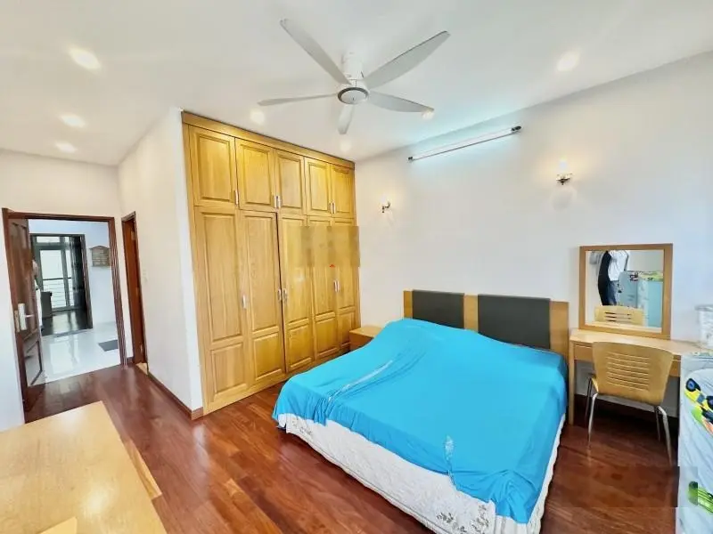 Bán nhà mặt phố đường trần thủ độ, giá sốc chỉ 12 tỷ vnd, diện tích 72m2