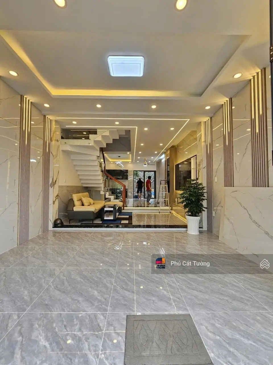 Bán nhà gần UBND Phường Bình Chuẩn, 2 tỷ 2 giao nhà, sổ hồng riêng, có sân vườn
