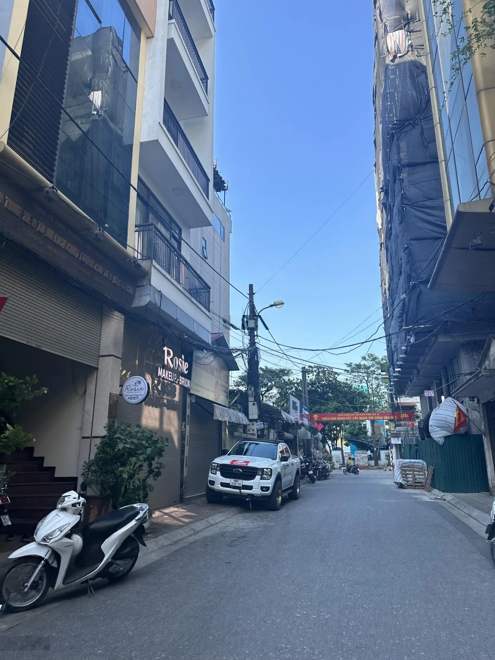 Bán nhà phố Nguyễn Sơn, vị trí đẹp, gần mặt phố, kinh doanh đa dạng