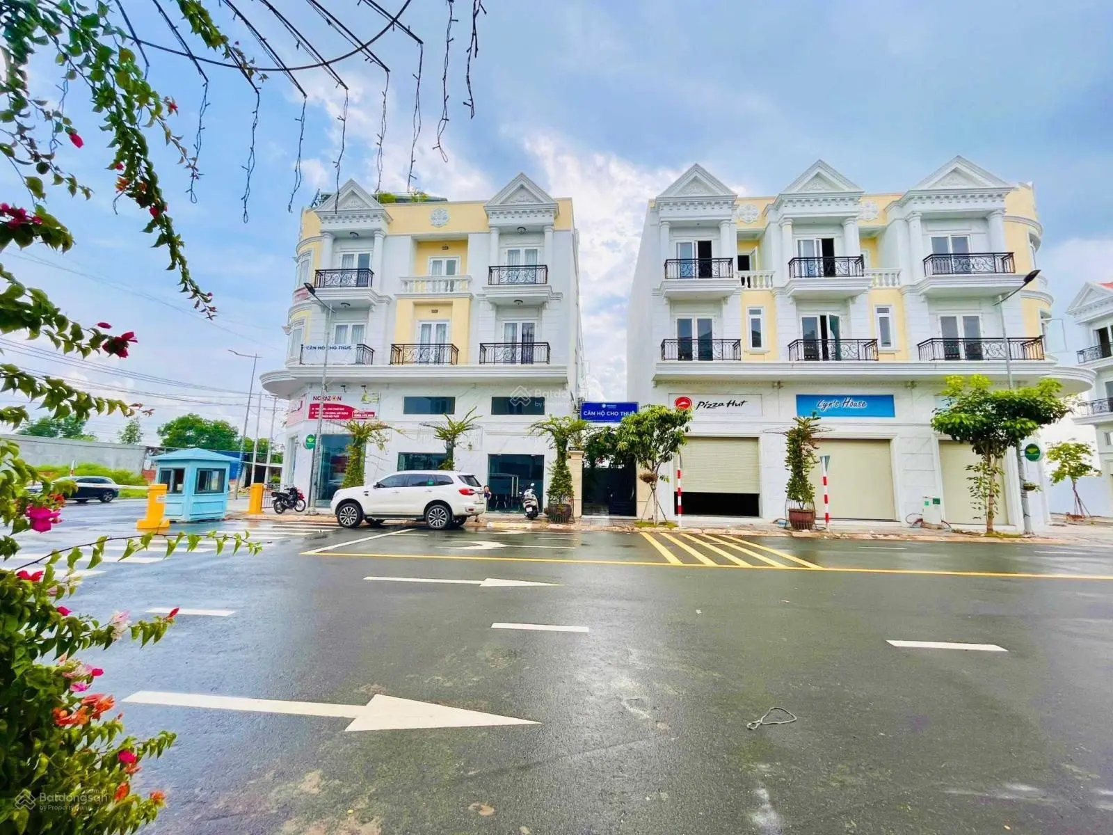 Chính chủ bán nền LKP3 ngay đối diện trường học giá 1,9 tỷ, có sổ cầm tay