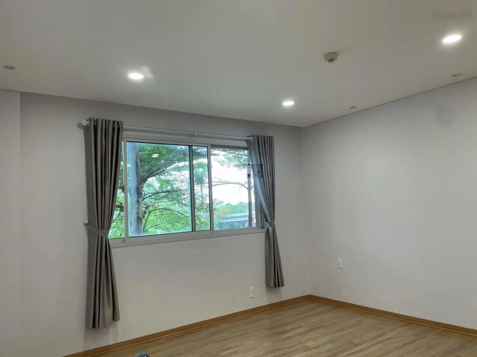 Bán căn hộ 3 PN 150m2 tại Mailand Hanoi City, nhà đã sửa lại đẹp