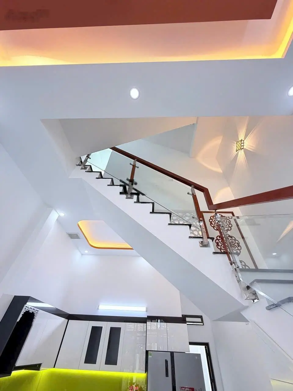 Bán nhà mới k193 Hà Huy Tập, chỗ Bờ Hồ rất mát mẻ, xe ô tô đậu vô tư