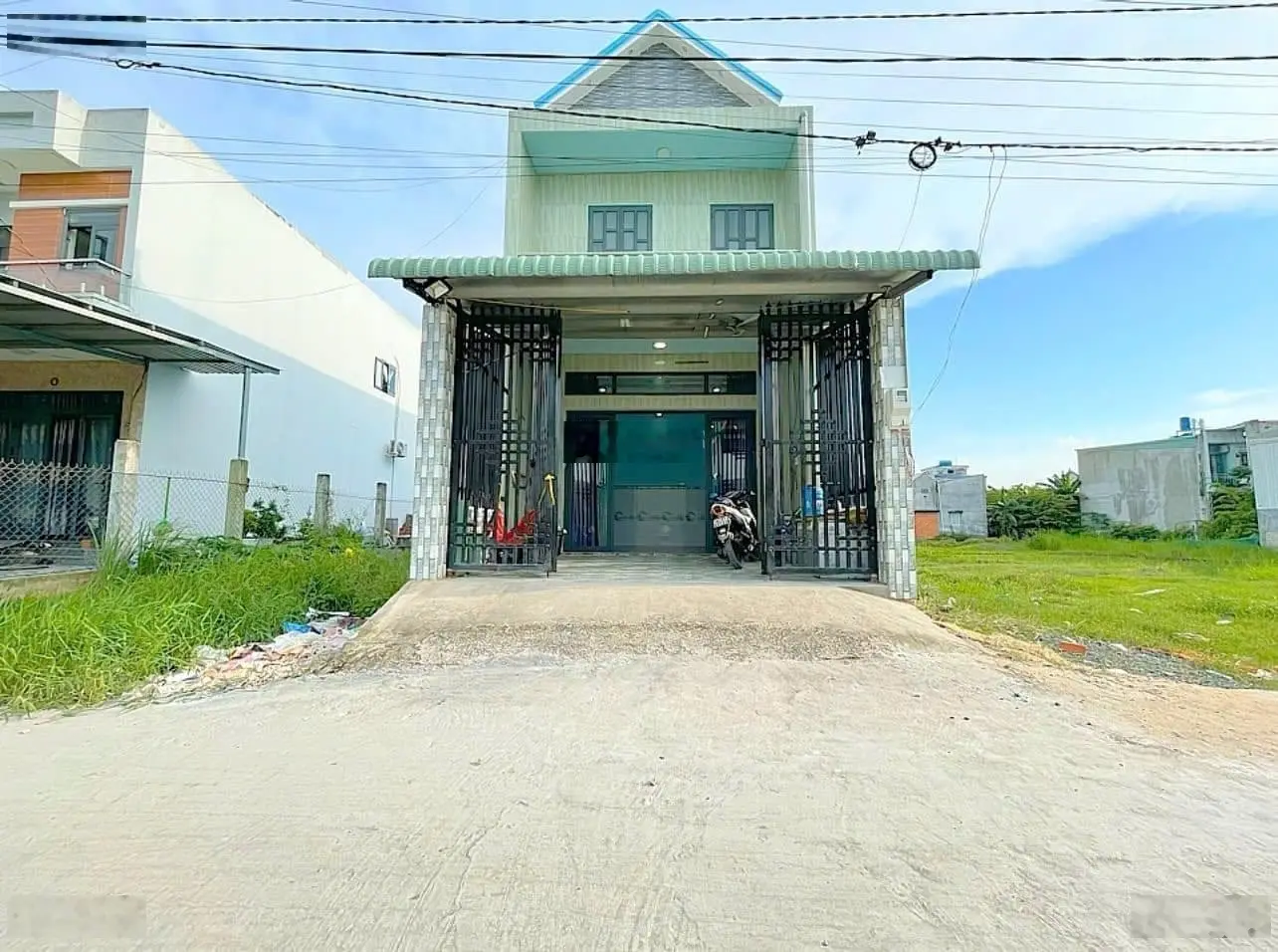 Bán nhà 1T, 1L Thị trấn đức hoà giá 1 tỷ 950