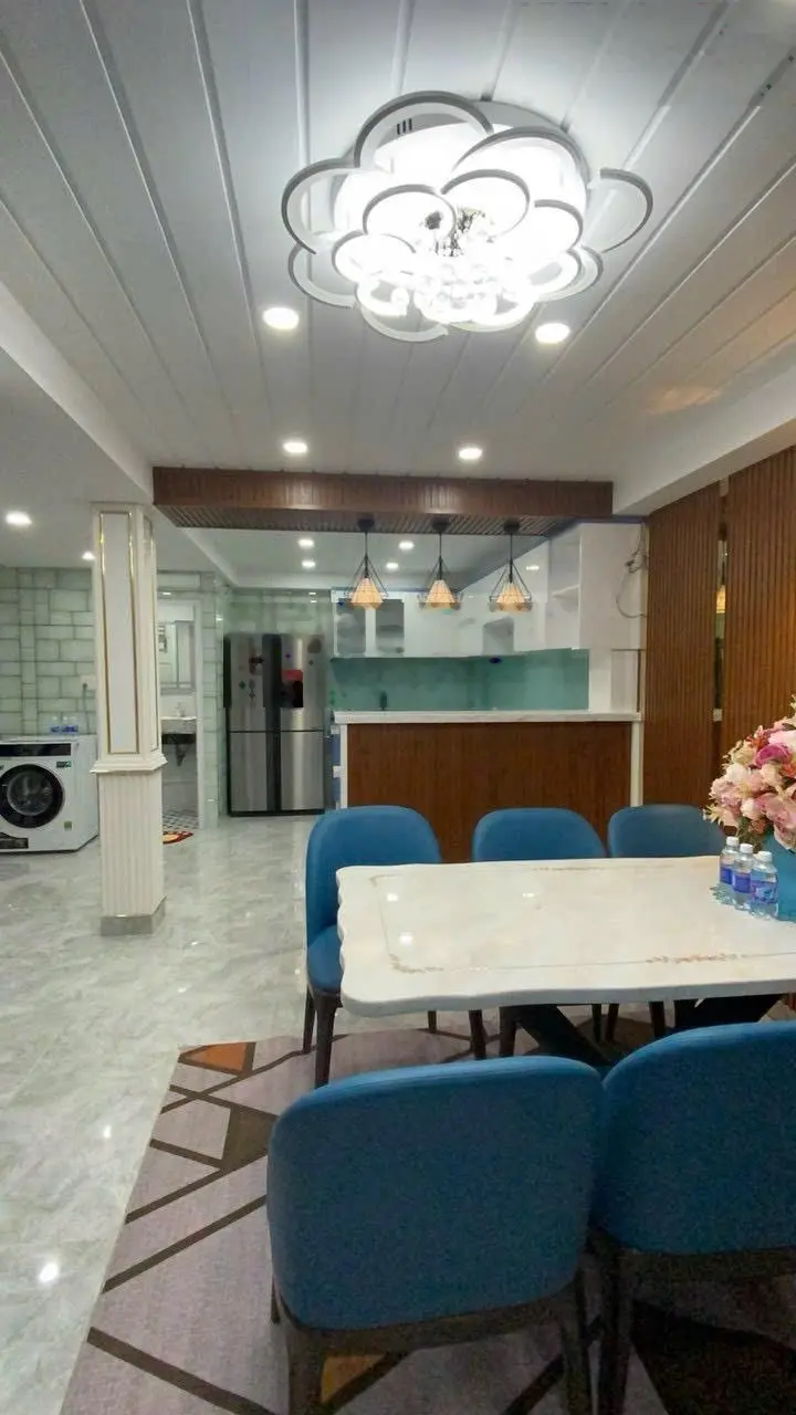 Villa giữa lòng gò vấp. nhà có dt ngang hơn 8m hàng hiếm. nhà mới 99%.