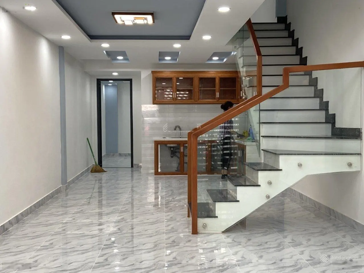 Bán nhà HXH Nguyễn Tri Phương P.8 Q.5,DT: 4,2x21m 1 lầu giá: 14.3 tỷ TL