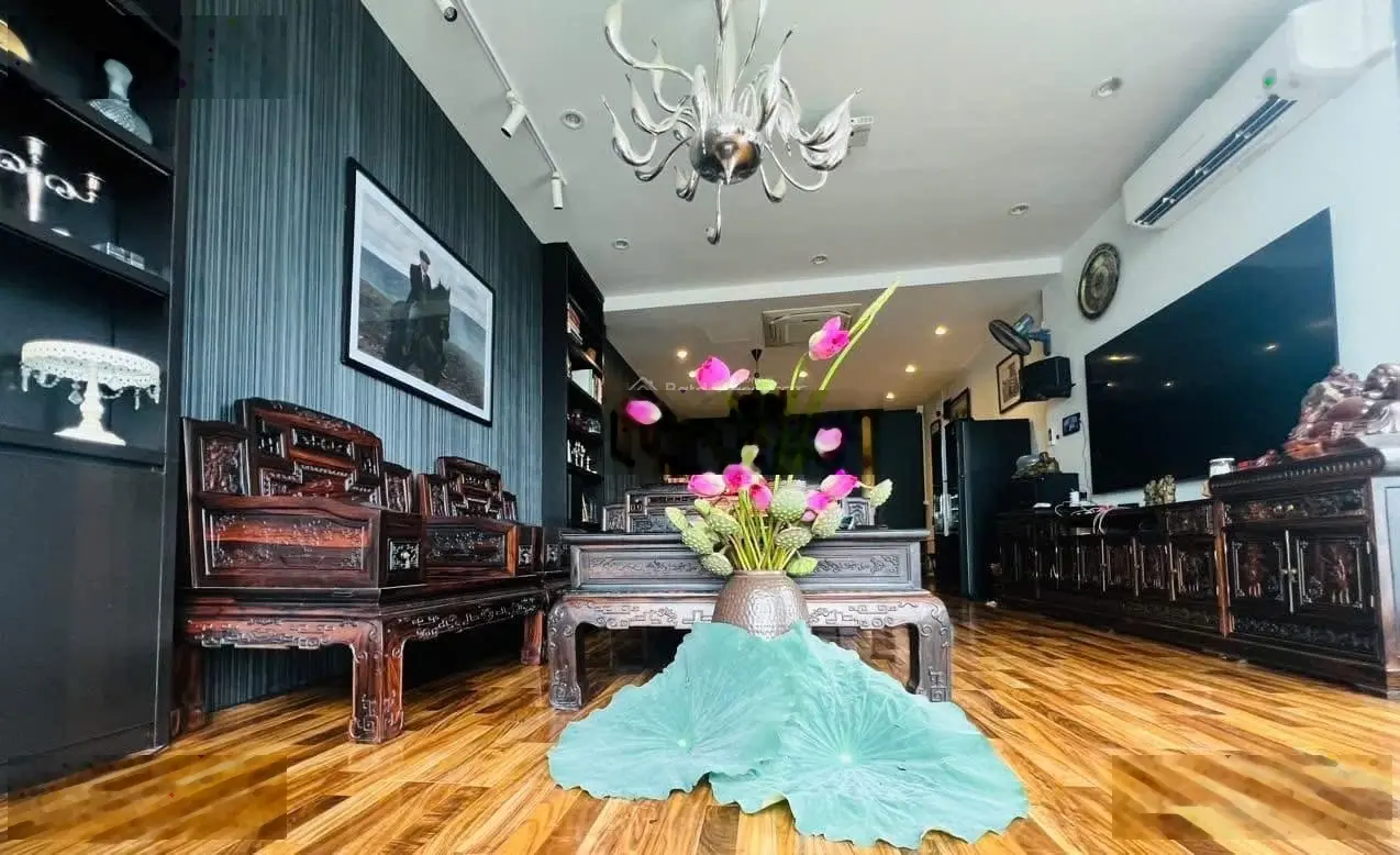 Hot! Giáp Hồ Tây - Lạc Long Quân 100m2 - 6T thang máy - gara ô tô - kinh doanh - nhà mới. Giá 22tỷ